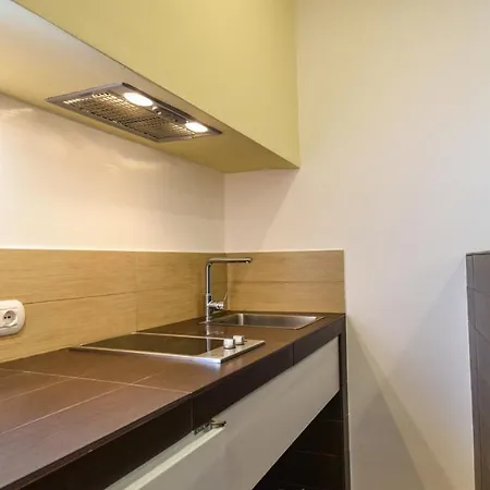 洛萨德温蒂公寓 * 切法卢